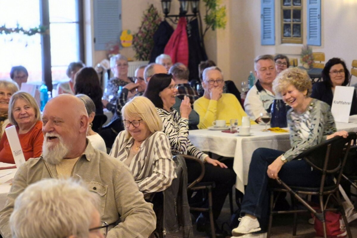 Bild von der Fr&uuml;hlingsveranstaltung des Seniorenbeirats K&ouml;then Post und Telekom
