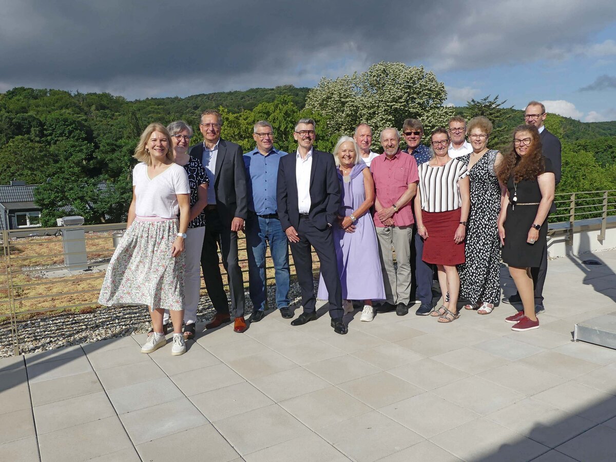 Gruppenbild der Mitglieder des Stiftungsrats und Vorstands